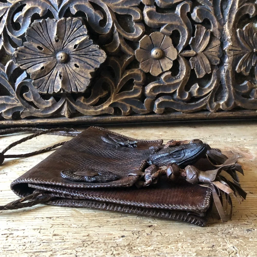 Vintage Exotic Lizard Head Feet Leather Handmade Crossbody Bag